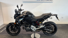 BMW F900 R